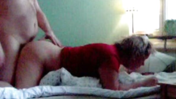 I denne videoen bak kulissene poserer Amanda fra DevineOnes for noen bilder iført noen sexy blå blondetruser. Rumpa hennes ser fantastisk ut, så hvis du er en røvmann, ikke gå glipp av denne videoen.