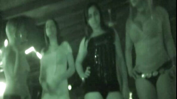 Naturlig Busty Thai jente elsker å spise utenlandsk kuk
